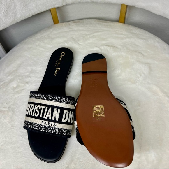 Dway Dior Slides - Picture 3 of 4